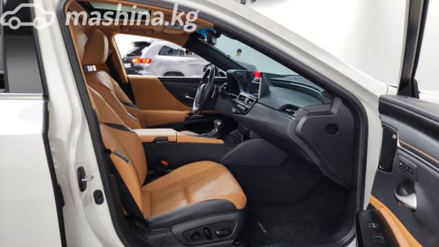 Lexus ES VII Рестайлинг 300h 2.5hyb CVT