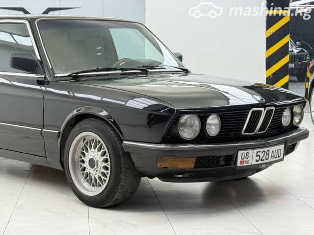 BMW 5 серии II (E28) 528i 2.8 MT