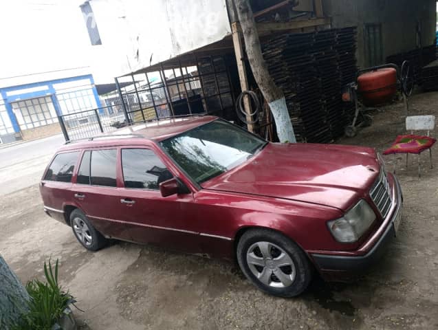 Mercedes-Benz E-Класс I (W124) 220 2.2 MT