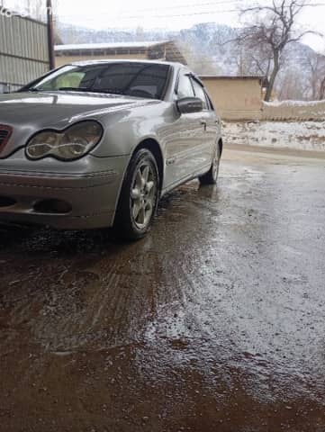 Mercedes-Benz C-Класс II (W203) 200 2.2d MT