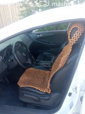 Hyundai Sonata VI (YF) 2.0 AT Газ