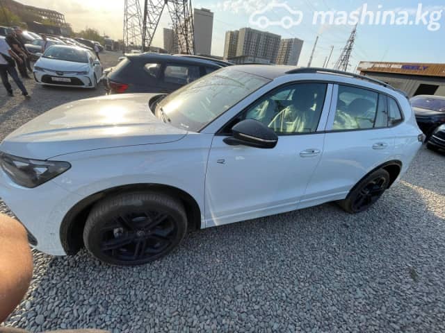 Volkswagen Tiguan III (China Market) 2.0 AMT 4WD