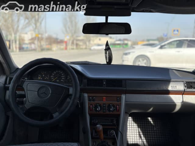 Mercedes-Benz E-Класс I (W124) 220 2.2 MT