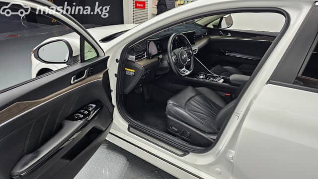 Kia K5 III 1.6 AT