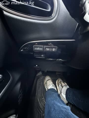 Toyota Prius IV Рестайлинг (XW50) 1.8hyb AT 4WD