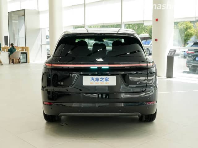 LiXiang L7 Рестайлинг 1.5hyb AT 4WD
