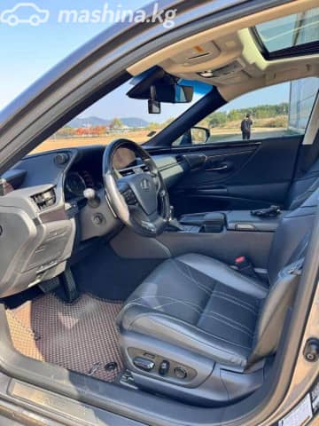 Lexus ES VII 300h 2.5hyb CVT