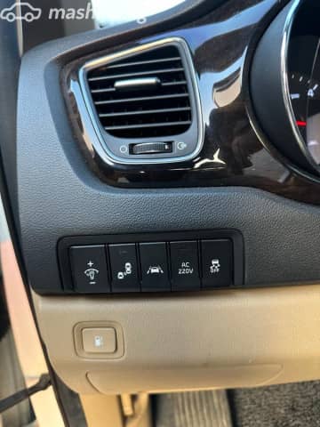Kia Carnival III 2.2d AT