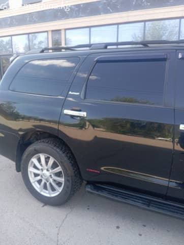 Toyota Sequoia II 5.7 AT 4WD
