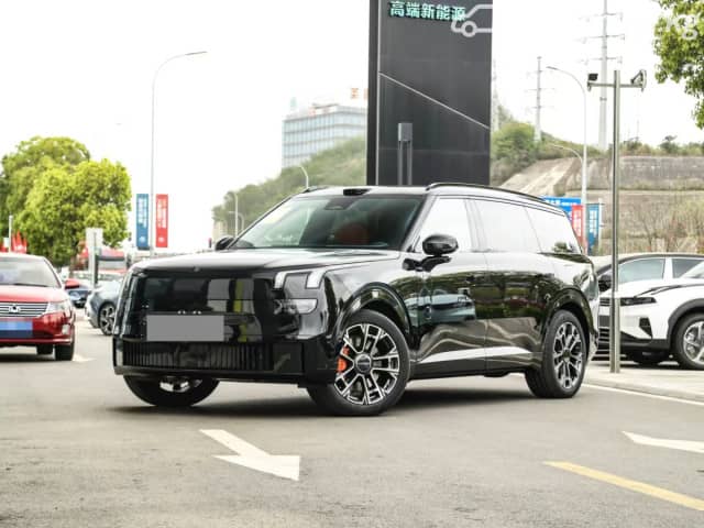 Lynk & Co 900 1.5hyb AT 4WD