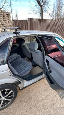 Volkswagen Passat B3 2.0 MT