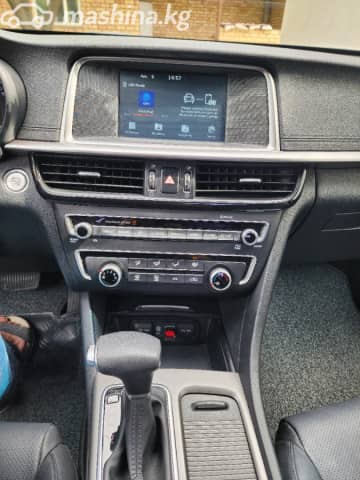 Kia K5 II 2.0 AT
