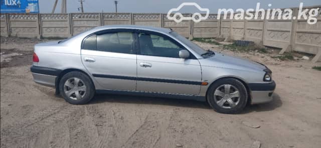 Toyota Avensis I 1.8 MT