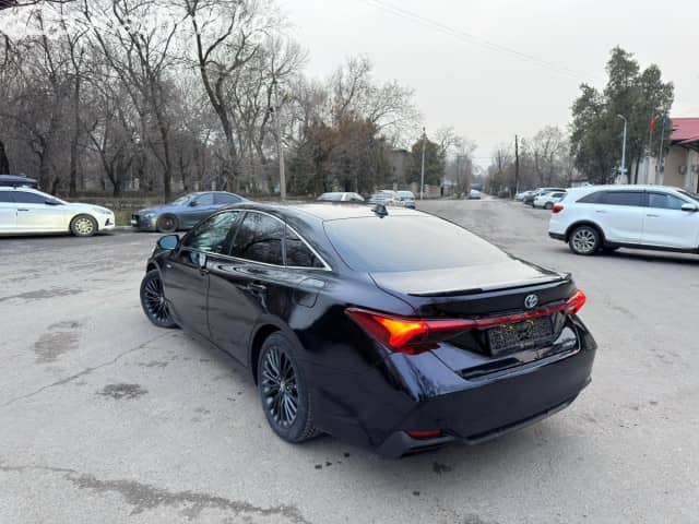Toyota Avalon V 2.5hyb CVT