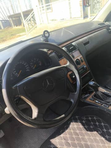 Mercedes-Benz E-Класс II (W210, S210) 200 2.0 MT