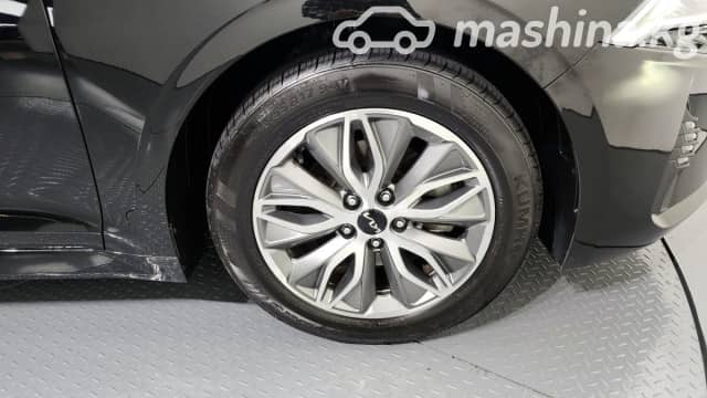 Kia K5 III 2.0hyb AT