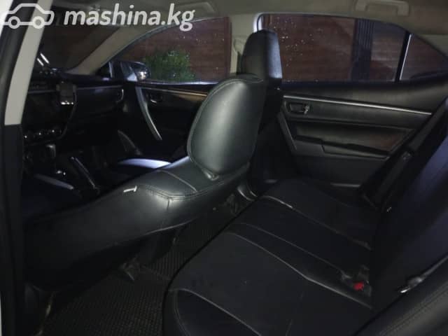 Toyota Corolla XI (E160, E170, E180) Рестайлинг 1 1.6 CVT