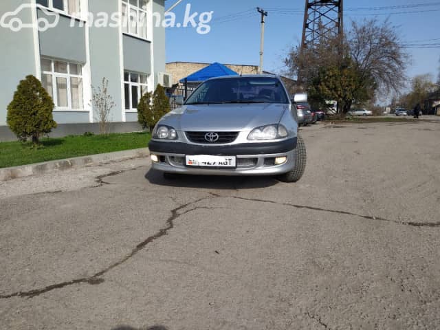 Toyota Avensis I 1.8 MT