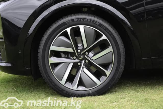 LiXiang L7 Рестайлинг 1.5hyb AT 4WD
