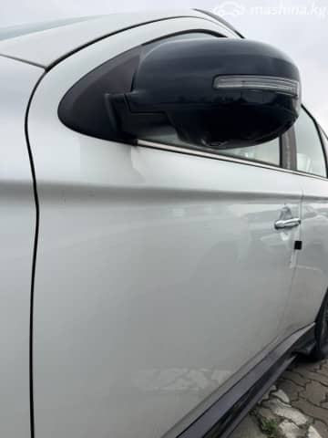 Mitsubishi Outlander IV 2.5 CVT 4WD
