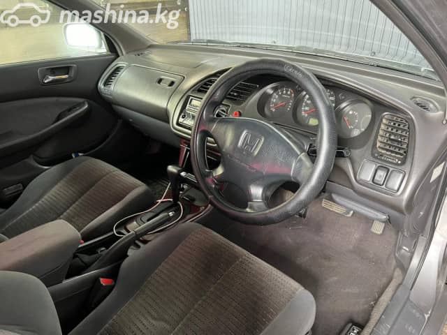 Honda Accord VI 1.8 AT