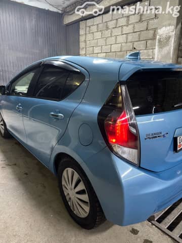 Toyota Prius c I Рестайлинг 1.5hyb CVT