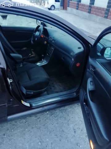 Toyota Avensis II Рестайлинг 2.0 AT