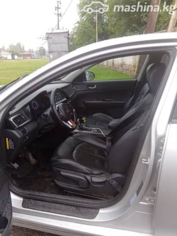 Kia K5 II 2.0 AT