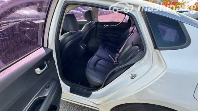 Kia K5 II 2.0 AT