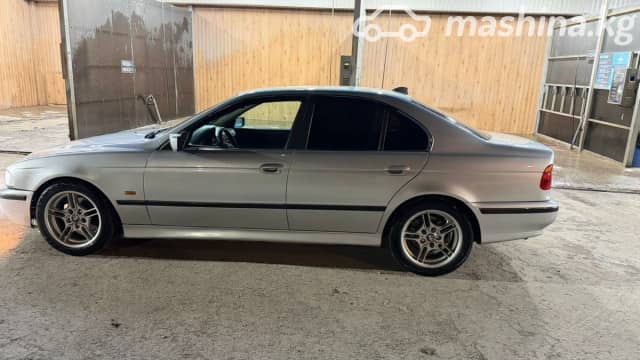 BMW 5 серии IV (E39) Рестайлинг 520i 2.2 MT