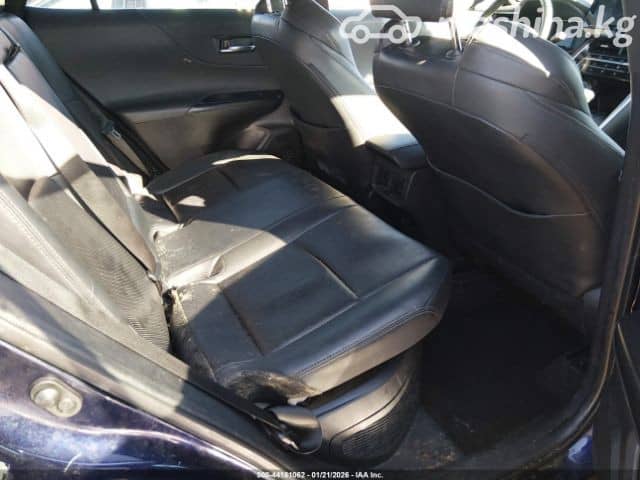 Toyota Venza II 2.5hyb CVT 4WD
