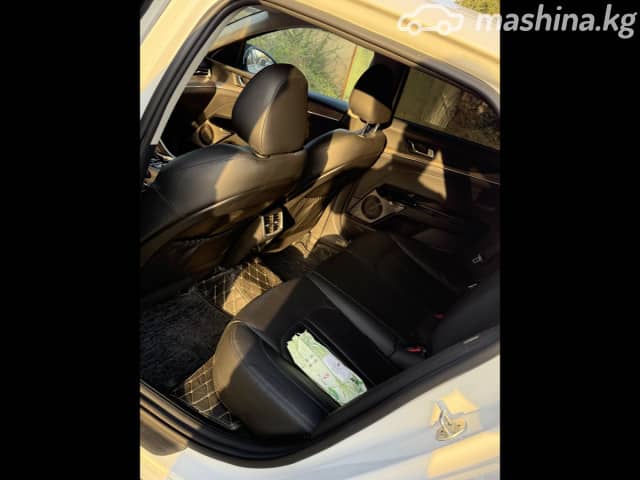 Kia K5 III 2.0 AT