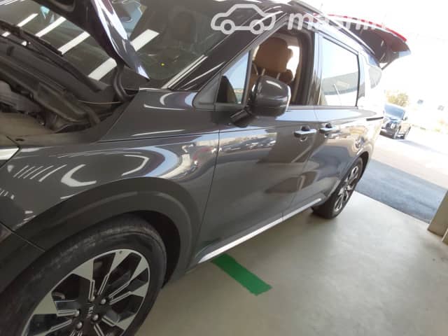 Kia Carnival IV 2.2d AT