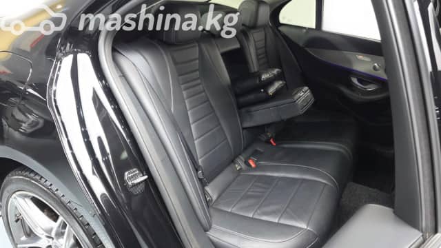 Mercedes-Benz E-Класс V (W213, S213, C238) 300 2.0 AT 4WD