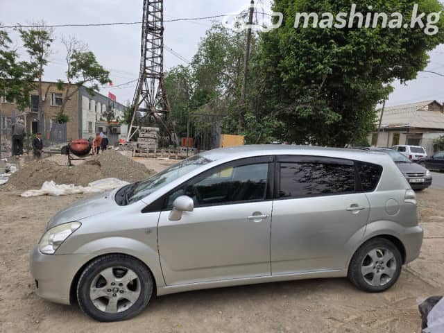 Toyota Corolla Verso I Рестайлинг 1.8 MT