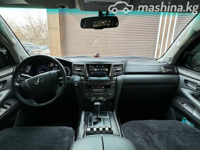 Lexus LX III 570 5.7 AT 4WD
