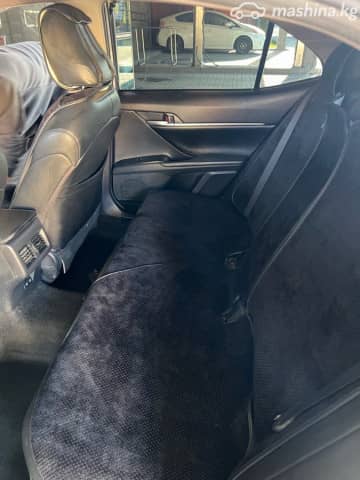 Toyota Camry VIII (XV70)