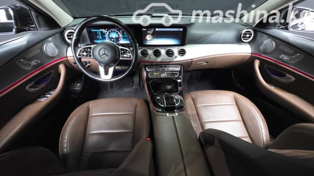 Mercedes-Benz E-Класс V (W213, S213, C238) 300 2.0 AT 4WD