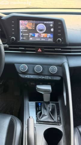Hyundai Avante VII 1.6 AT
