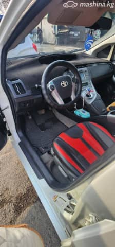 Toyota Prius III Рестайлинг (XW30) 1.8hyb AT