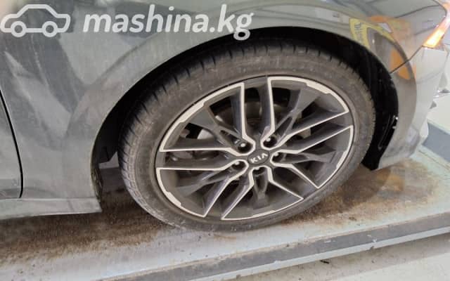 Kia K5 III 2.0 AT