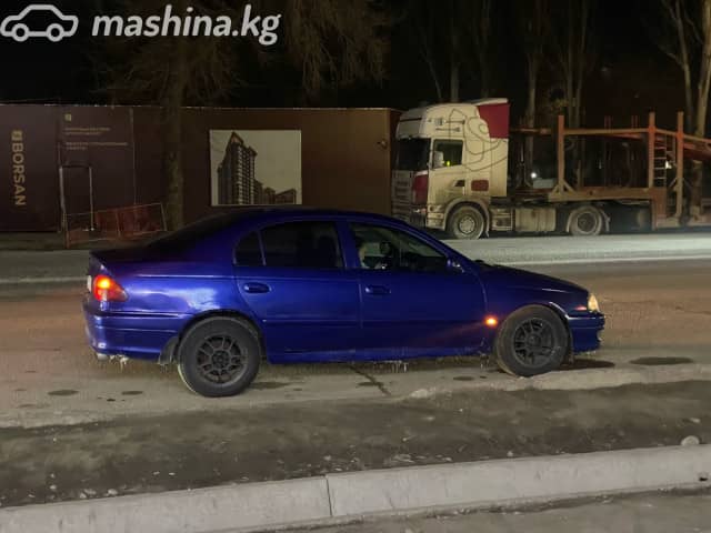 Toyota Avensis I 1.6 MT