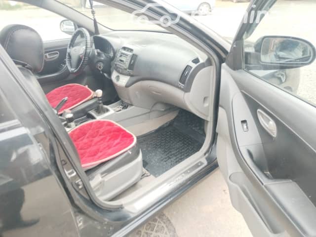 Hyundai Avante IV 1.6 MT