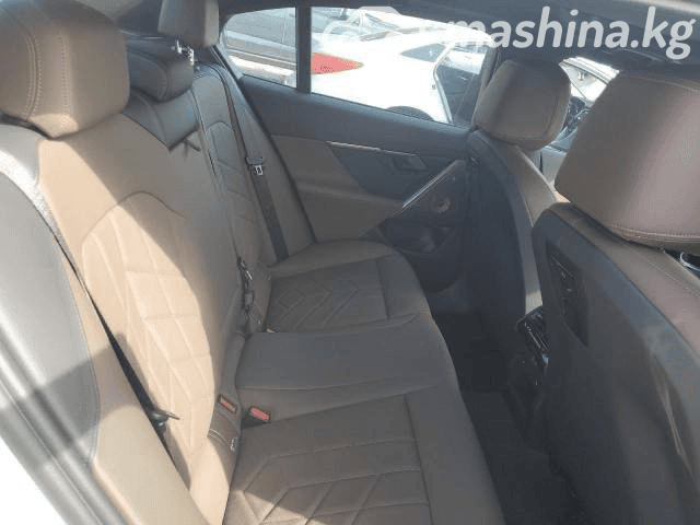 BMW 5 серии VIII (G60/G61/G68) 550e xDrive 3.0hyb AT 4WD