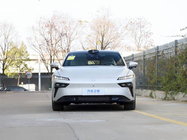 Dongfeng eπ 007 Electro AT