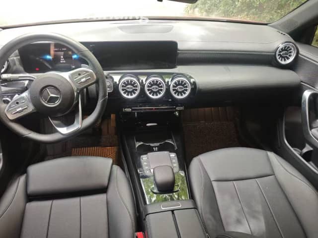 Mercedes-Benz A-Класс IV (W177) Рестайлинг 200 1.3 AMT
