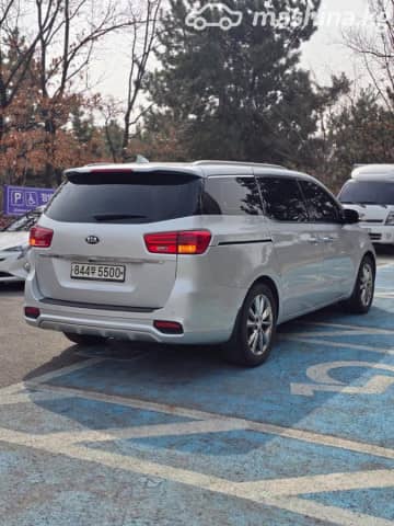 Kia Carnival III 2.2d AT