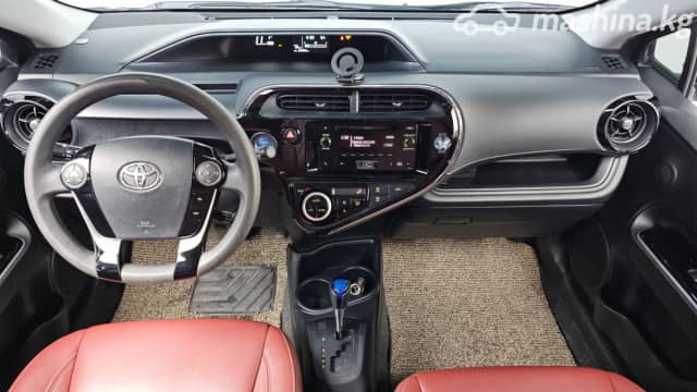 Toyota Prius c I Рестайлинг 1.5hyb AT