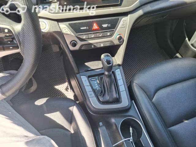 Hyundai Avante VI 1.6 AT