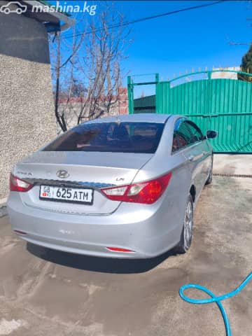 Hyundai Sonata VI (YF) 2.0 AT Газ